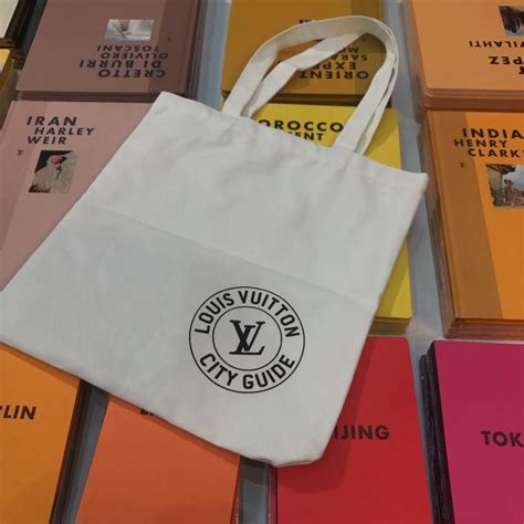 lv city guide tote bag